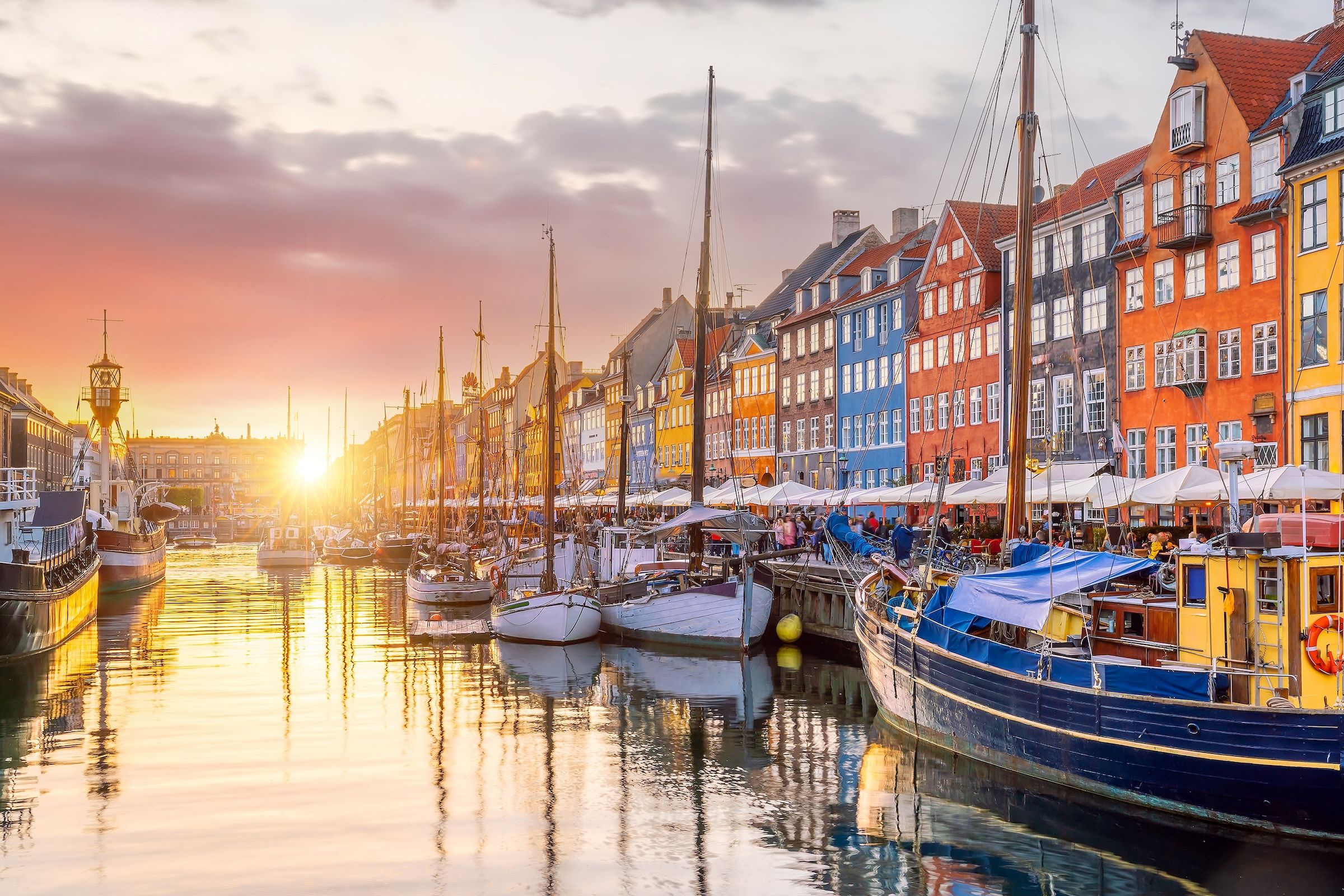 Bunte Hausfassaden am Hafenkanal Nyhavn in Kopenhagen